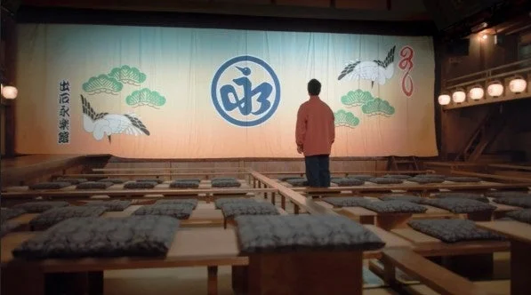 出石永楽館の舞台に立つ工藤阿須加さん