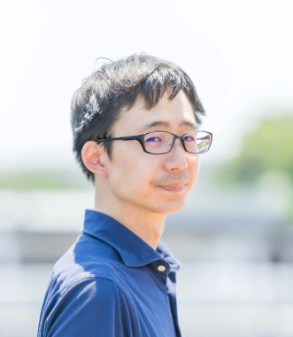 眼鏡をかけた男性のポートレート