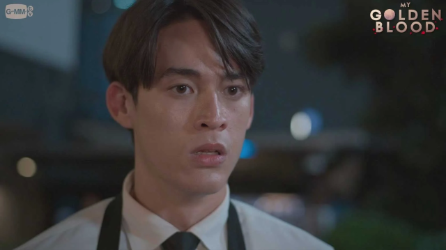 驚きや心配そうな表情の若者